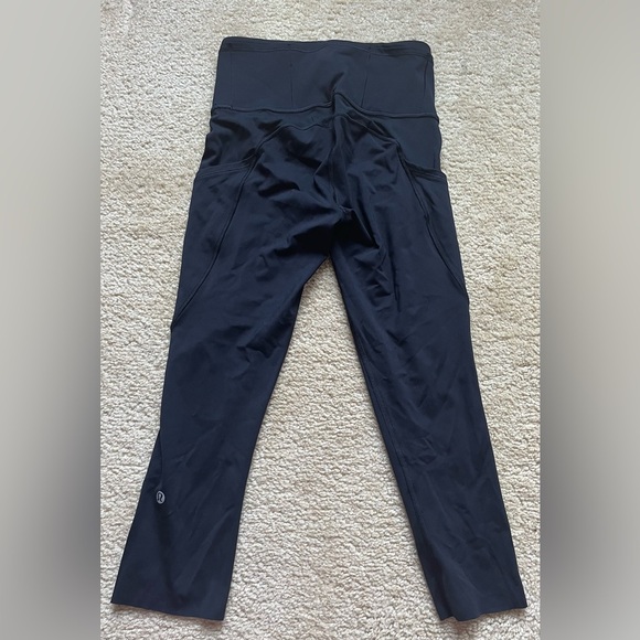 Lululemon size 2 black Fast Free Capri leggings - Picture 4 of 5